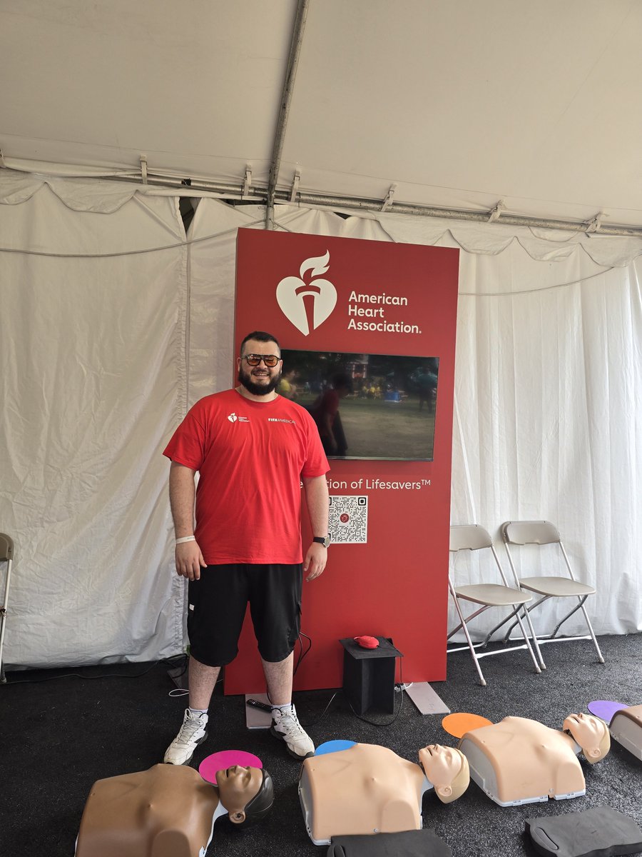 AntonTawk's tweet photo. Had so much fun with the @American_Heart at the Philadelphia Fan Fest teaching people the basics of CPR. One step in building a Nation of Lifesavers! ❤️🩺 https://t.co/QFOMXaE14W