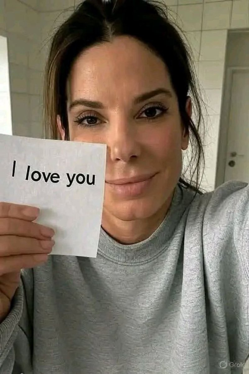 Sandra Bullock tweet media