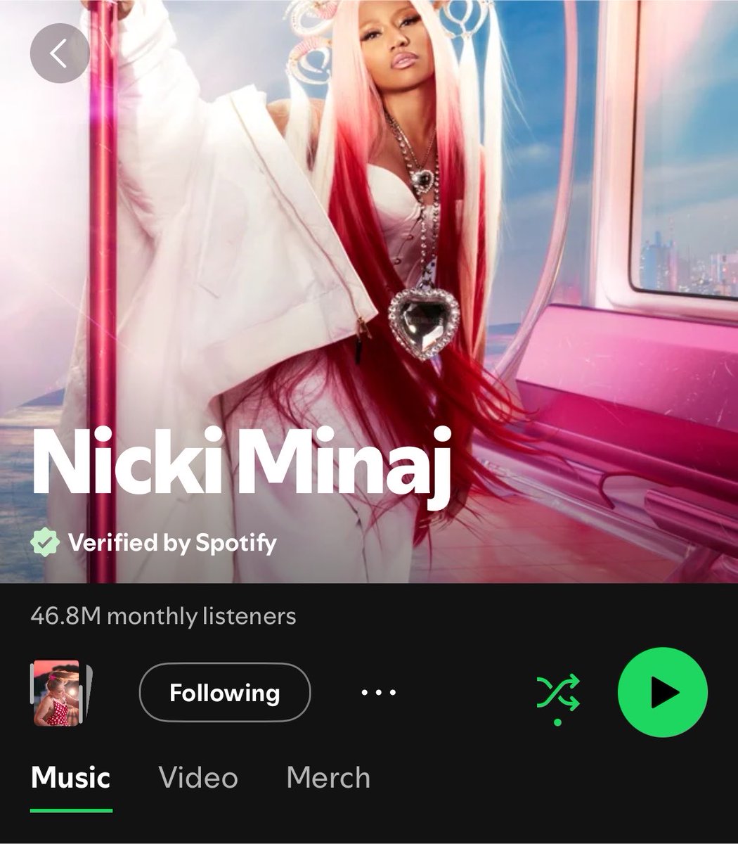 onikaspen__'s tweet photo. guess which one dropped an album YESTERDAY and which one hasn’t dropped in 3 years🥰🥰 https://t.co/2NQpziQ2ba