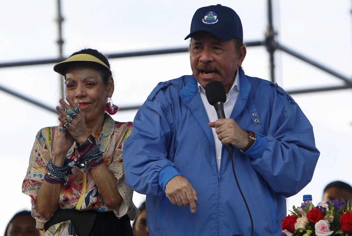 herqles_es's tweet photo. 🇳🇮🇪🇺 #ÚltimaHora | Nicaragua tacha de «imperialista» el llamado de la Unión Europea a celebrar elecciones transparentes tras el anuncio de Ortega de cancelar los comicios.

La Unión Europea instó formalmente a las autoridades de Nicaragua a convocar elecciones conforme a las normas internacionales, exigiendo transparencia, inclusión y credibilidad después de que el copresidente Daniel Ortega afirmara públicamente que en el país «no volverán a haber elecciones» para evitar que la oposición pueda acceder al poder.

El Ministerio de Exteriores nicaragüense rechazó con dureza la petición del bloque comunitario, calificándola de «injerencista, imperialista, y propio de una mentalidad y prácticas ancladas en un Pasado Colonial», y sentenció en su respuesta oficial que el país «no es vasallo de nadie».