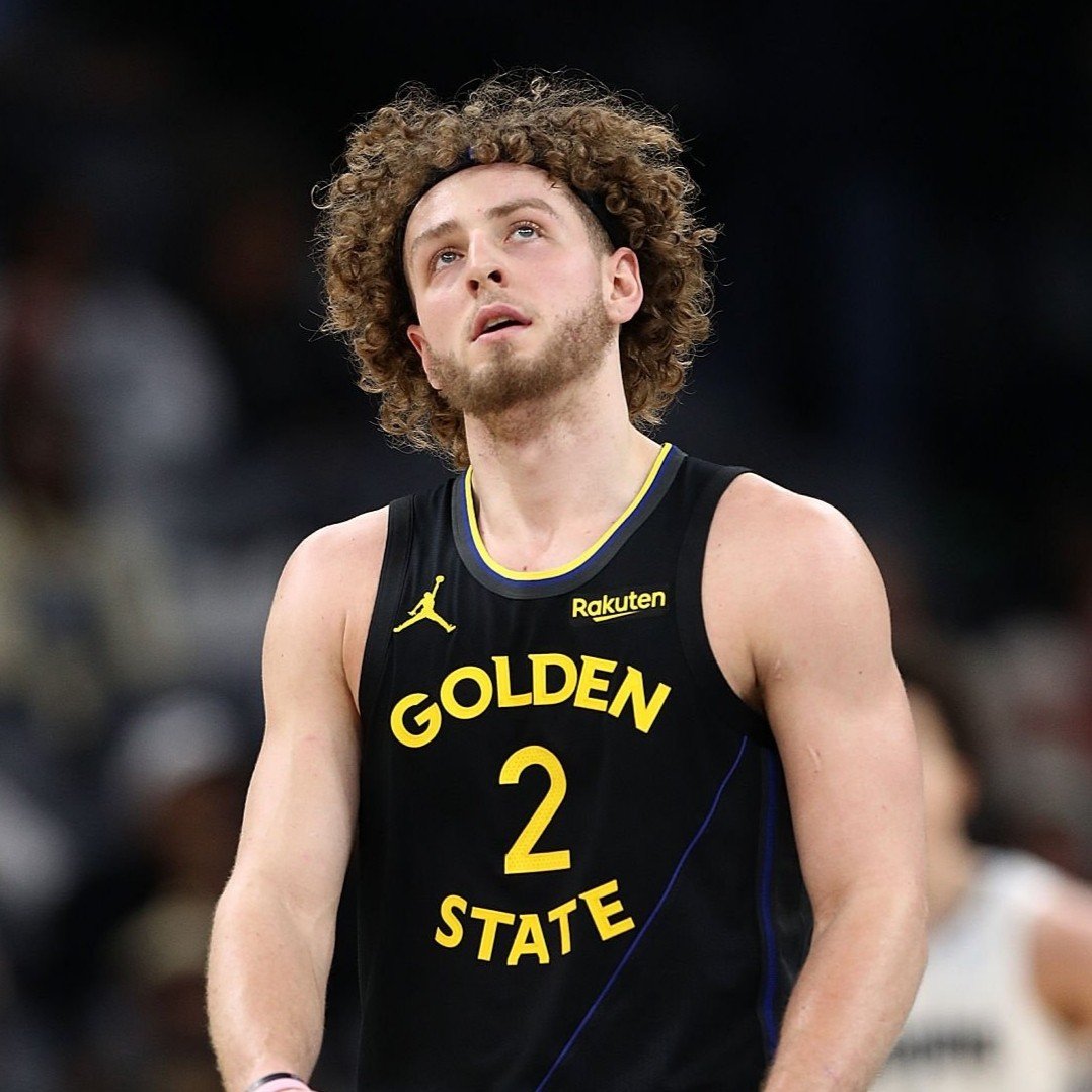 NBAdabad's tweet photo. 🚨 O Warriors quer manter Brandin Podziemski por muitos anos e vai discutir uma extensão a partir de agosto.

A diretoria prefere pagar entre US$ 16 milhões e US$ 20 milhões por ano, mas é mais provável que o acordo fique na casa dos US$ 24 milhões por temporada.

🗞️ @BrettSiegelNBA