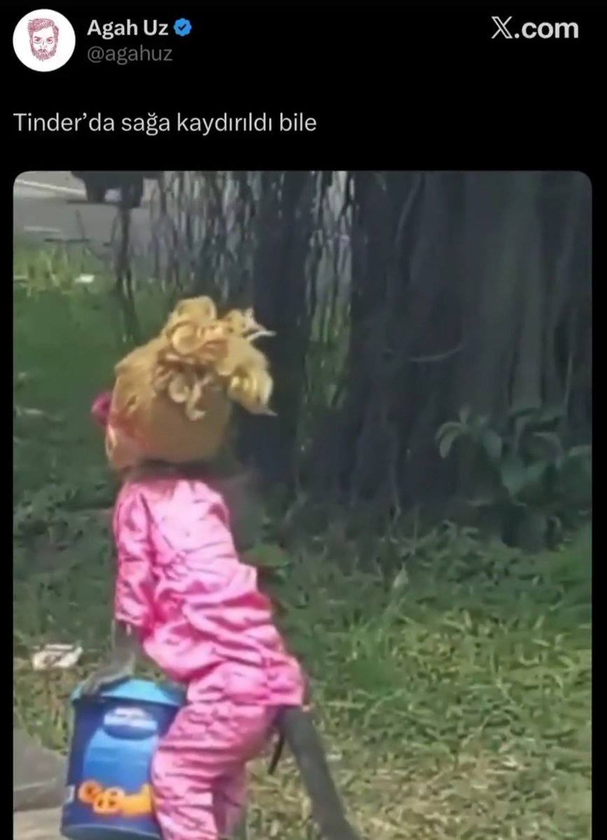 selnswel's tweet photo. @user1627160 @malindahgtf Seks hayatını tweetleyen birisi vs. https://t.co/zngVKCEEGG