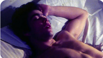 vitrolles13127's tweet photo. Équation à un inconnu 
Le réalisateur, Francis Savel, avait joué comme acteur dans deux films de Guy Gilles, Le Journal d'un combat (1964) et Au pan coupé (1968). Il a ensuite travaillé comme coscénariste du film Don Giovanni (1979) de Joseph Losey, et il a mis en scène, dans Monsieur Klein (1976), la scène du cabaret, sous le pseudonyme de Frantz Salieri[3]. Équation à un inconnu est sa seule réalisation pour le cinéma[4].

Les acteurs Gianfranco Longhi, Jean-Jacques Loupmon, Éric Guadagnan et Gabsi avaient précédemment joué dans le film porno homo Homologues ou La Soif du mâle (1977) de Jacques Scandelari. Reinhard Montz et Djalil avaient joué dans Dragues (1978) de Norbert Terry qui apparaît comme client du bar.

Redécouvert par Hervé Joseph Lebrun, Équation à un inconnu est l'un des films proposés par Yann Gonzalez lors de la Carte blanche donnée par la Cinémathèque française en décembre 2019[5].

Le réalisateur argentin Eduardo Williams a présenté Équation à un inconnu comme l'un de ses dix films préférés[6].

Le leitmotiv du film est le thème du troisième entracte de la musique de scène Rosamunde de Schubert, joué au synthétiseur dans le style de Wendy Carlos. La musique de fin est l'instrumental, au synthétiseur aussi, de l'air Wir eilen mit schwachen, doch emsigen Schritten de la cantate Jesu, der du meine Seele BWV 78 de Jean-Sébastien Bach.
#LGBTPRIDE #LGBT #LGBTFR #LGBTBR #LGBT18 +18 #cadinot #gayporn #LGBTVINTAGE