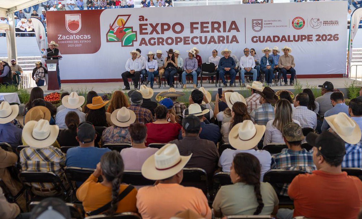 DavidMonrealA's tweet photo. Con una inversión superior a los 150 millones de pesos, en la 4ª Expo Feria Agropecuaria, en Guadalupe, fortalecemos al campo con subsidios, maquinaria especializada, sementales e implementos agrícolas para impulsar el trabajo de nuestras y nuestros productores.

¡El campo es solución y no problema!