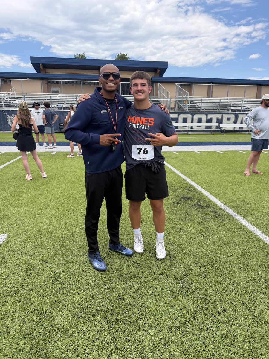 ChaseHoward_24's tweet photo. Thank you @MinesFootball for hosting an amazing camp today. I have a great time competing! @allashford1 @CoachYonBoone https://t.co/fEUrjuE1i1