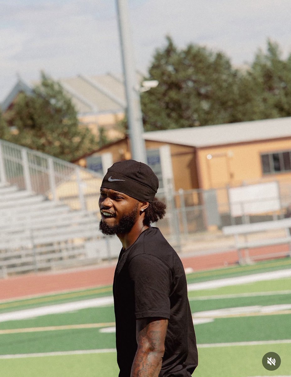 SleeperBroncos's tweet photo. A few flicks of Bo Nix, Jaylen Waddle, Courtland Sutton, and Troy Franklin working together in the offseason 🧡💙

Several other notable Denver players were also working out too 🔥 https://t.co/fzcmQMYAWp