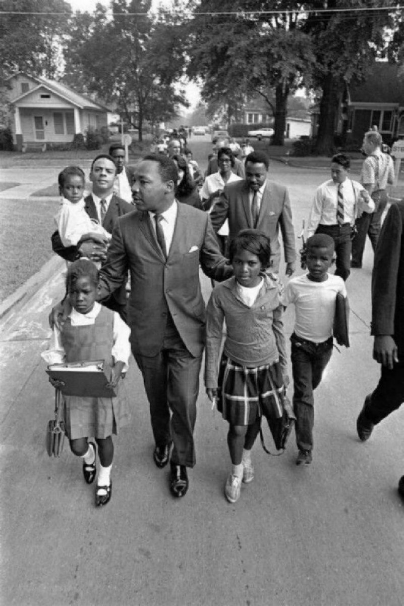 ValaAfshar's tweet photo. If you cannot fly, then run. If you cannot run, then walk. 

If you cannot walk, then crawl, but whatever you do, you have to keep moving forward.

If I cannot do great things, I can do small things in a great way. 

—Dr. Martin Luther King Jr. https://t.co/WHcQF2JjV6