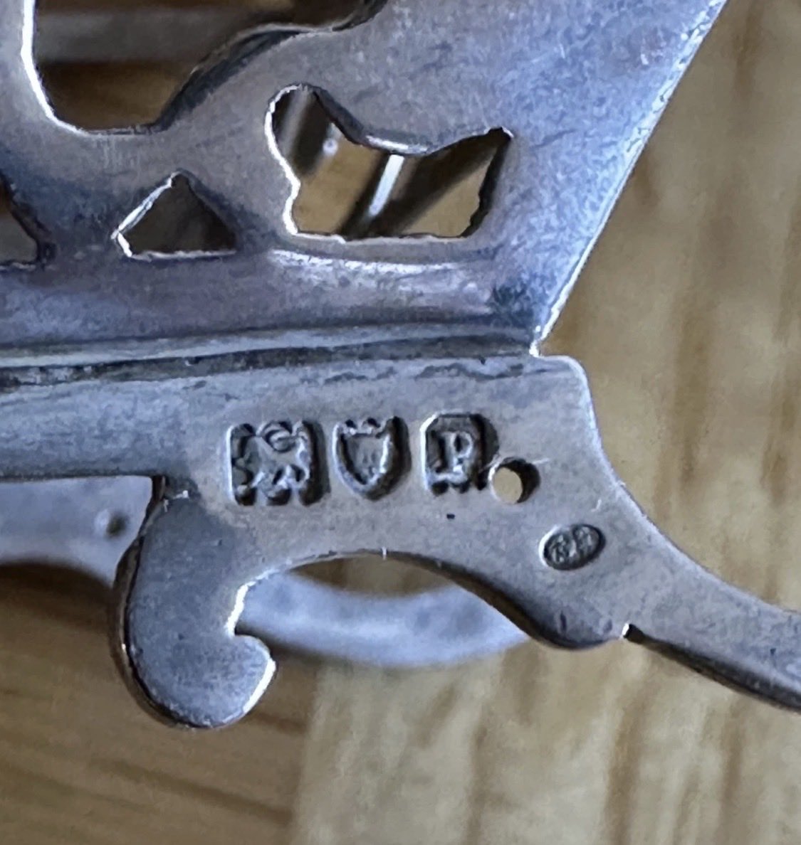 Vintage0Antique's tweet photo. Check out #Antique 1910 George Henry James #London #Hallmarked #Sterling #Silver Wheelbarrow https://t.co/4E4c7BDsYd #eBay via @eBay_UK https://t.co/acdoTkn3tJ