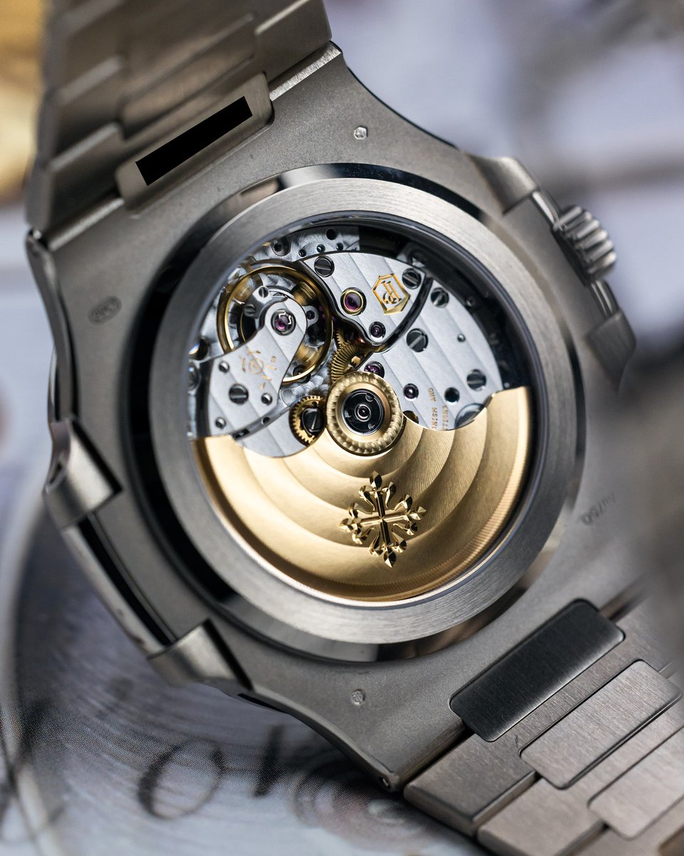 ManZonex's tweet photo. 2023 Patek Philippe Nautilus
Ref. 5811/1G-001 https://t.co/AJ5sUKVN0Q