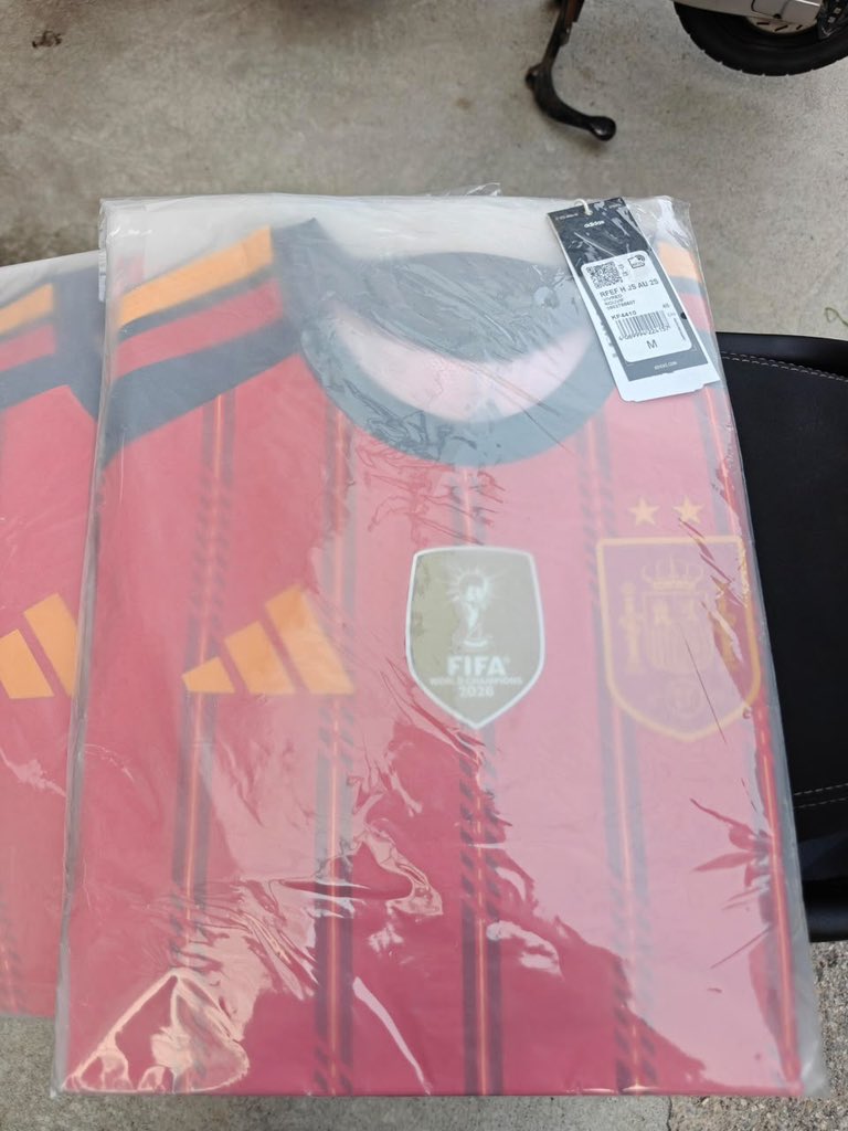 wwjersey07's tweet photo. I’ve ordered multiple times from this Chinese shop. The quality is fantastic, and they now have the Spain national team jerseys with two championship stars in stock. https://t.co/OCccSUEURg