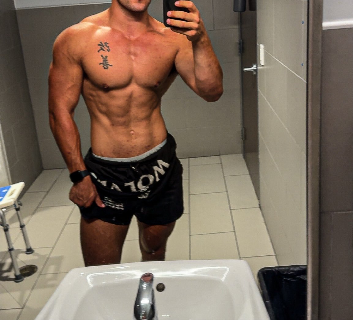 TattedWasian's tweet photo. Ready to drain #walletdrain #cashmaster #gym https://t.co/Oq3UWMzMjZ