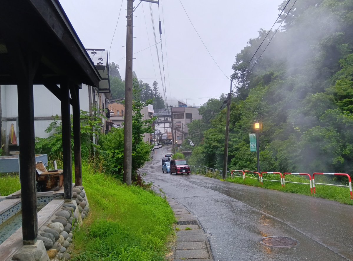 motohiro4762's tweet photo. おはようございます
雨の松之山温泉です

今日は1日雨で
最高気温は26度の予想です

涼しい朝〜😆

今日もよろしくお願いします🙇

営業時間
8時30分〜18時まで https://t.co/LibnIMAFoA