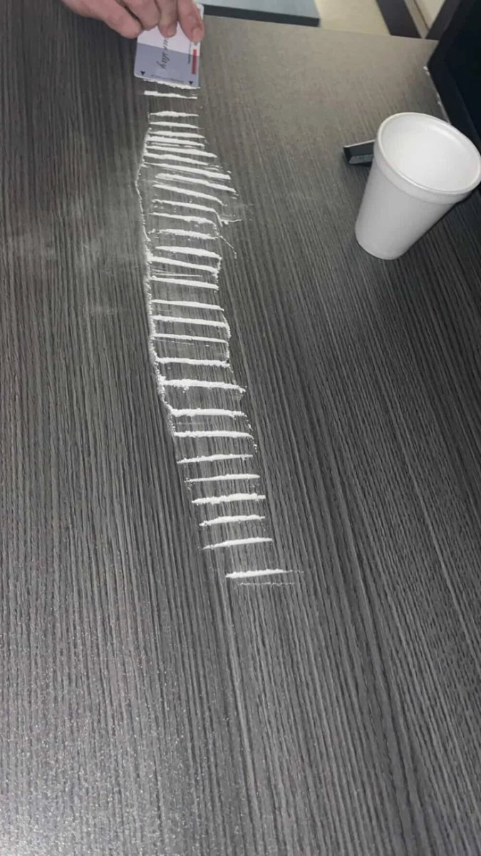 blurredlines_1's tweet photo. 32 lines to blow and I'm fine 🤣#drugtwt 
#coketwt #cocaine #drugtwt #drugstwt #lsdtwt #lsd #acid #psychedelic #trippy #skii #yayo #Losangeles #Florida #Ohio #Miami #NYC #drug #meths #crystalmeth 👇👇👇👇👇👇

https://t.co/pUT1n8bezD https://t.co/VONep2RYB4