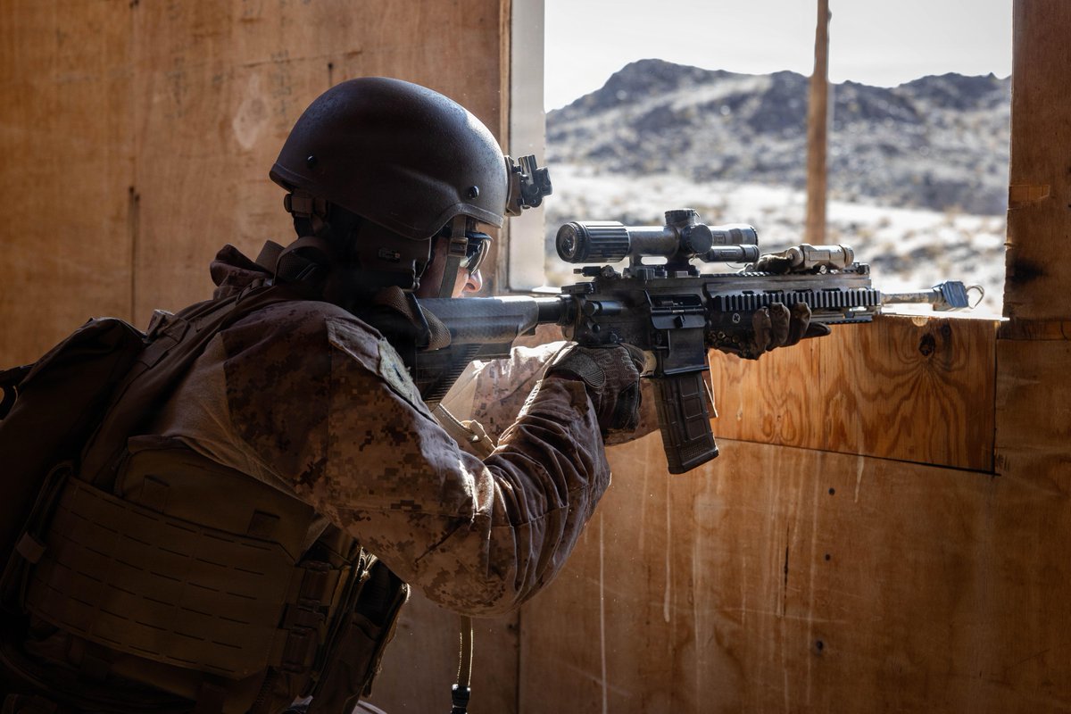 USMC's tweet photo. #Marines with the 2nd Marine Division take part in urban training at Range 200 during Service Level Training Exercise 4-26 @MCAGCC29Palms, California. 

SLTE 4-26 is a premier training event that ensures the Marine Corps remains a highly lethal, adaptable force capable of dominating the future multi-domain fight.

#SemperFidelis #USMC #Training #Military