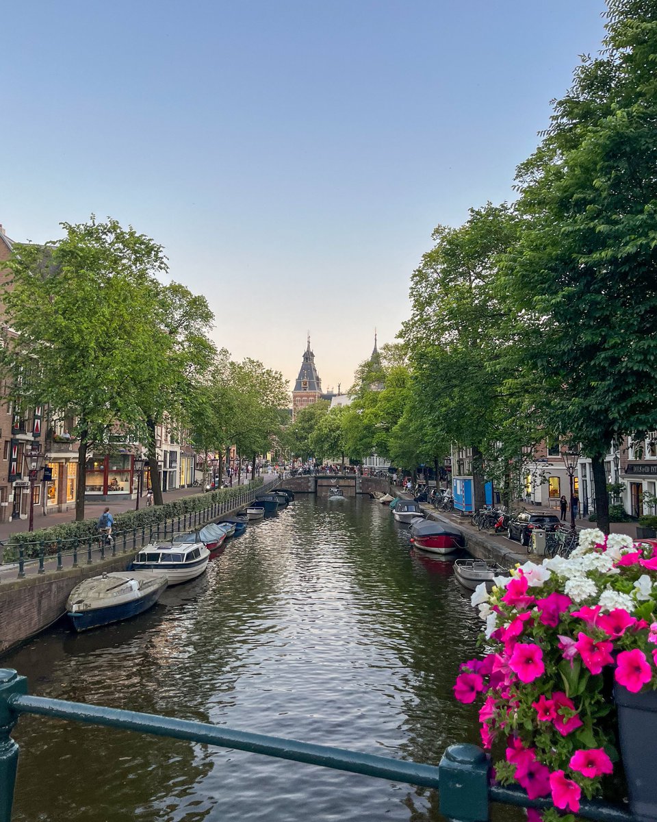 echoesofworld's tweet photo. Amsterdam https://t.co/K4mzxIHiRQ