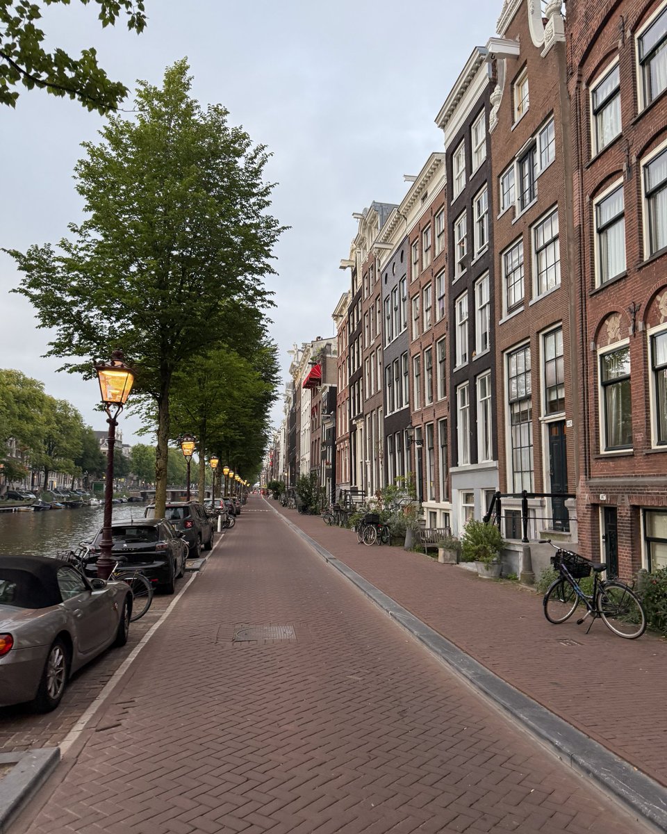 echoesofworld's tweet photo. Amsterdam https://t.co/K4mzxIHiRQ