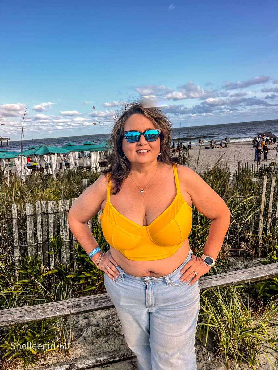 Shelleegirl's tweet photo. Beautiful day at the beach! 
#doac https://t.co/rCPFHStnU6