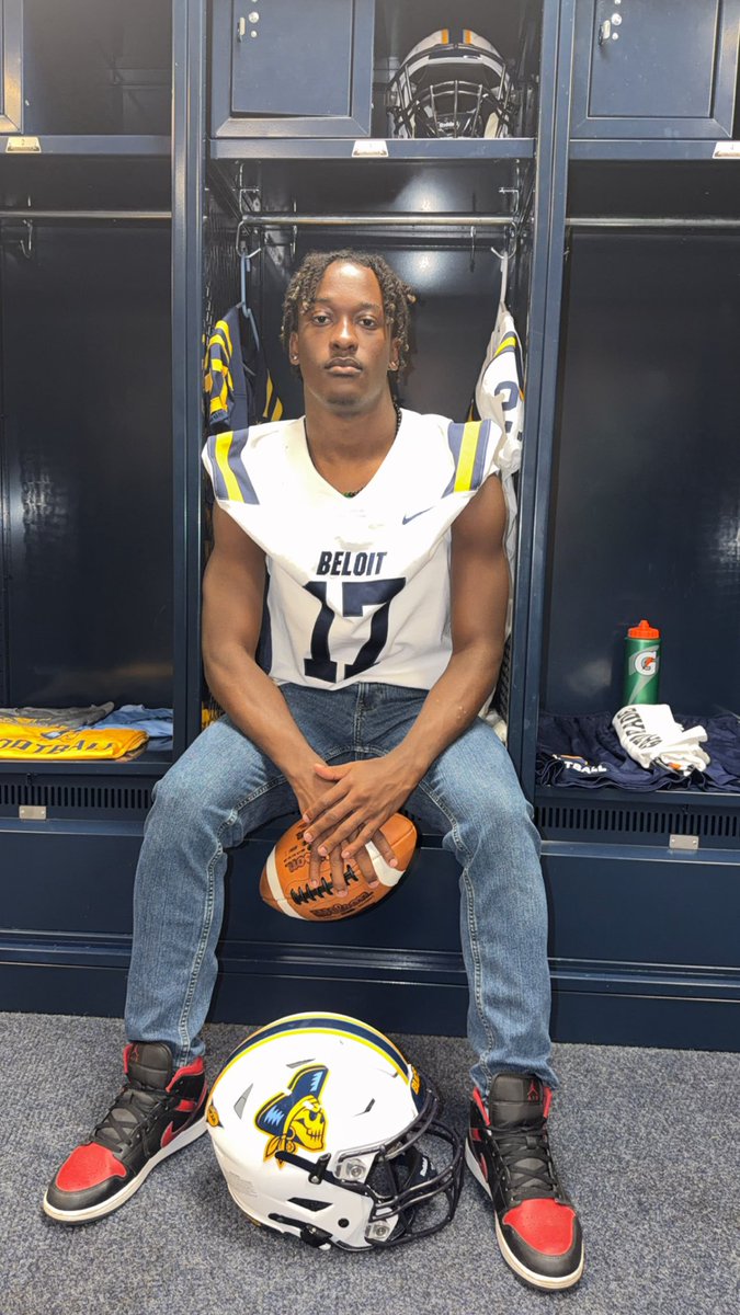 Markmlgjr's tweet photo. Great visit to @BeloitBucsFB today!  Thank you @CoachLanghoff and @Coach_JSmith10  for taking time to showcase what Bucs football is about!  Can’t wait to be back.

@FootballAndrean @PrepRedzoneIN @A1_coach @widereceivermag @sixstarfootball @IndianaPreps https://t.co/Ehdo1Rc1ei