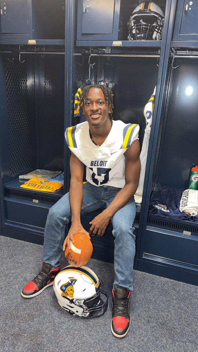 Markmlgjr's tweet photo. Great visit to @BeloitBucsFB today!  Thank you @CoachLanghoff and @Coach_JSmith10  for taking time to showcase what Bucs football is about!  Can’t wait to be back.

@FootballAndrean @PrepRedzoneIN @A1_coach @widereceivermag @sixstarfootball @IndianaPreps https://t.co/Ehdo1Rc1ei