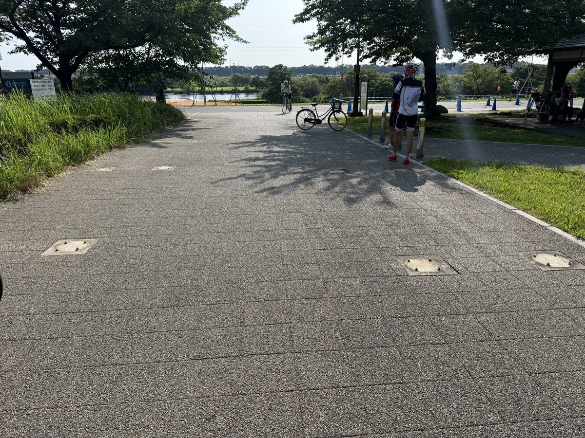 RLc1f6's tweet photo. 寅さん。サイクルラック撤去されてる https://t.co/an8CB5z6AG