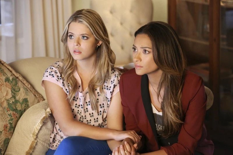 Lady_Sapphira93's tweet photo. Everyone has that one fic they still read over &amp; over. Even if they’ve left the fandom, show ended, fandom died or whatever the reason. We all have one. 🩷 my ultimate favourite from way back in 2010 or so was a #PrettyLittleLiars #emison fic what’s yours? #fanfics https://t.co/nVHBBTry8K