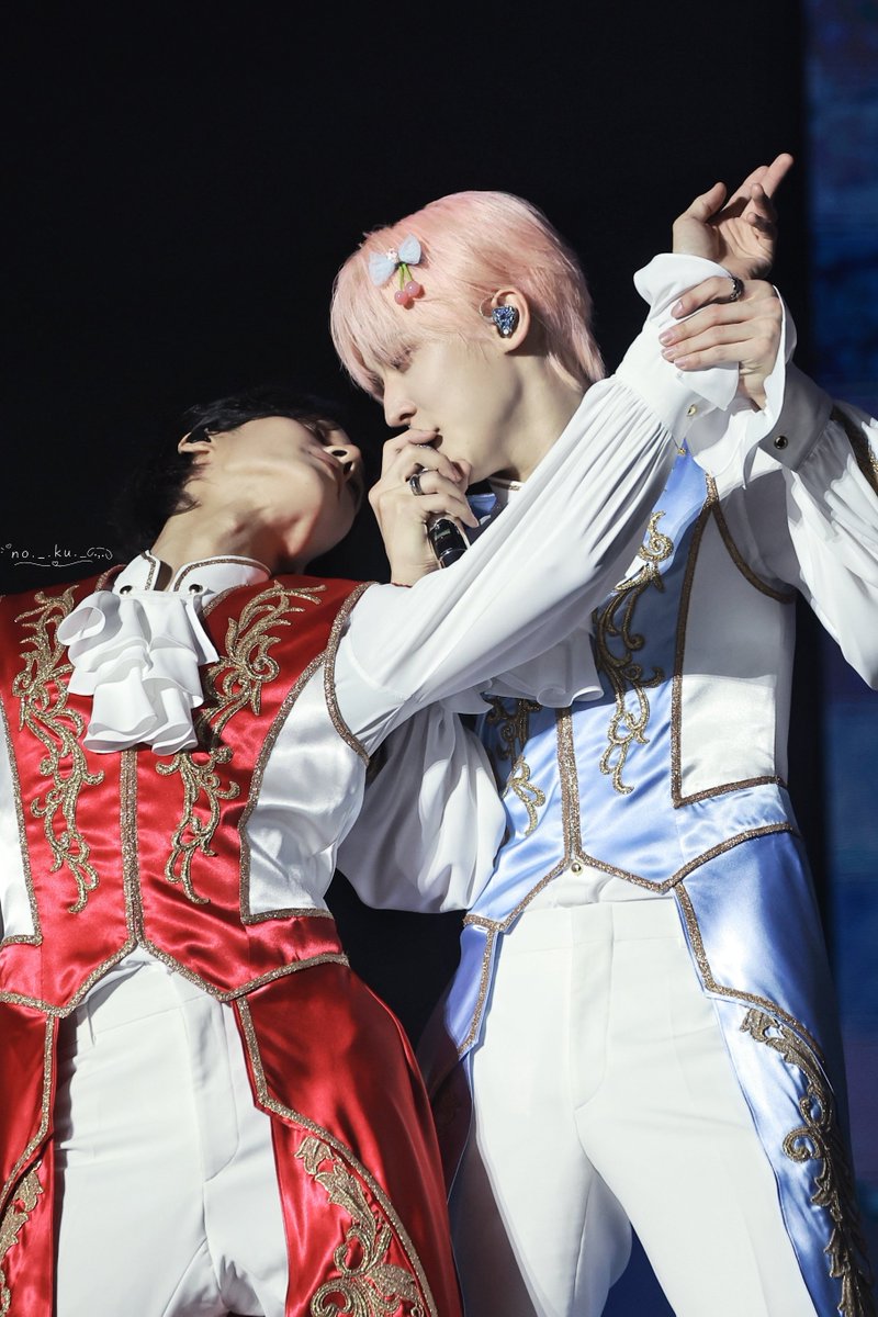 hourlyjyh's tweet photo. 𑣲 #ATEEZ #에이티즈 #YUNHO #윤호 #WOOYOUNG #우영 ♡‧₊˚ https://t.co/0CpinOb5eU