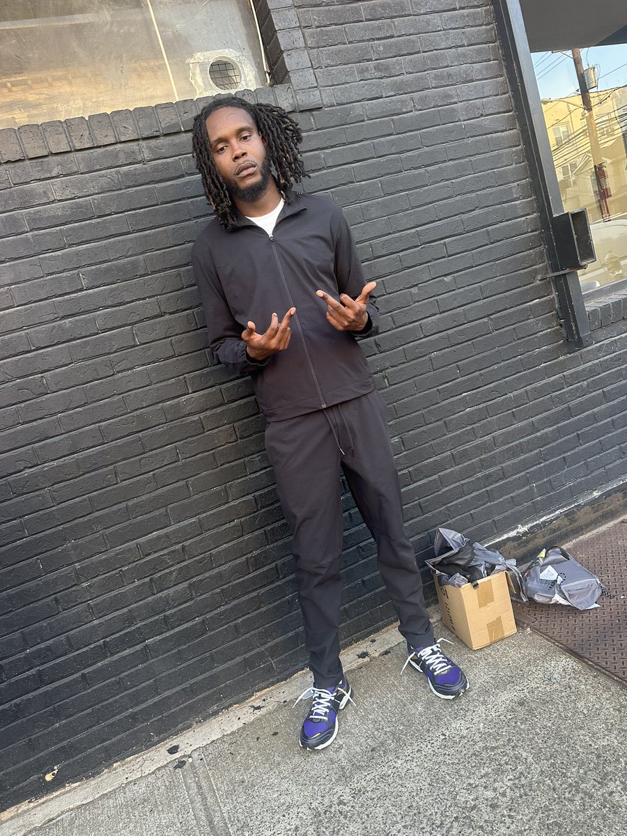 Staccaveli's tweet photo. Bumping Teeski screaming out Free Teeski 🫟 #FreeBT https://t.co/7p6rpACOoQ