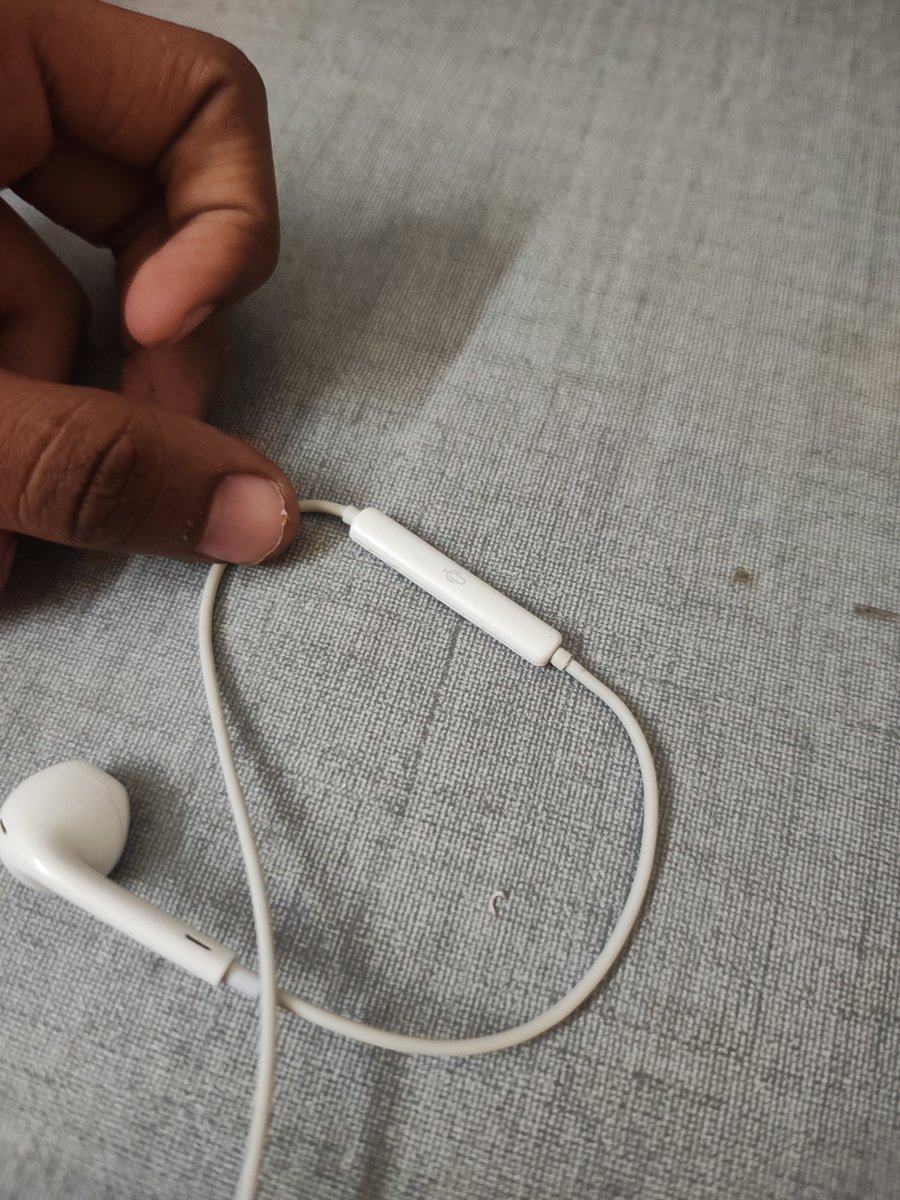 AEVUM369's tweet photo. Hi @AppleSupport , I'm a student and purchased my genuine Apple USB-C EarPods with 3months of my pocket money. 
The left EarPod volume has become much lower than the right. 
I kindly request your help😭 with repair or replacement. It would mean a lot. Thank you! 🙏🍎 @Apple https://t.co/cnrY2PbS7q