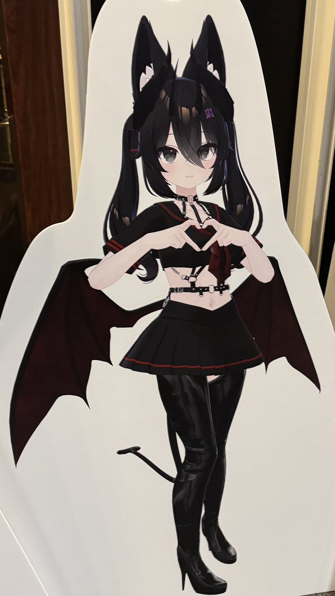 MeowchanVRC's tweet photo. 秋ハブに飾ってあったこのカリンちゃんのブーツめっちゃ好きなんだけど、どこの商品なんだろう https://t.co/hkdQ3WSZO6