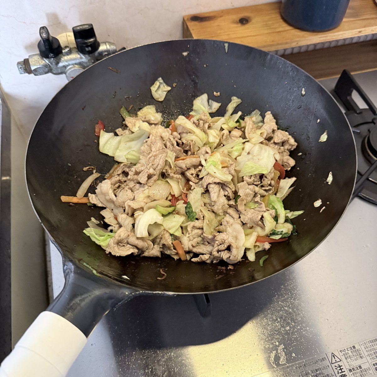 Ryuflat's tweet photo. 運動の後は冷凍弁当や作り置きを。
料理中流すのは村上ロックさんの怪談。 https://t.co/W3cnjqoq2h
