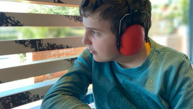 ElPaido's tweet photo. ¿Los políticos de tu comunidad han hecho algo o se han preparado para brindar atención multidisciplinaria a los adultos con autismo, o también quedan huérfanos de atención cuando dejan de ser niñ@s o adolescentes? https://t.co/pqXRXQ3ed8