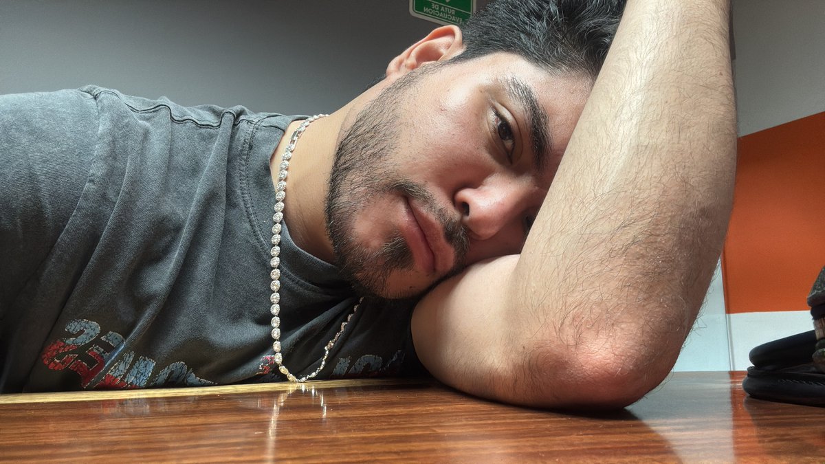 pakocastanon's tweet photo. Sabado laboral hiper ultra mega innecesario……. https://t.co/4z3BGCfWhK