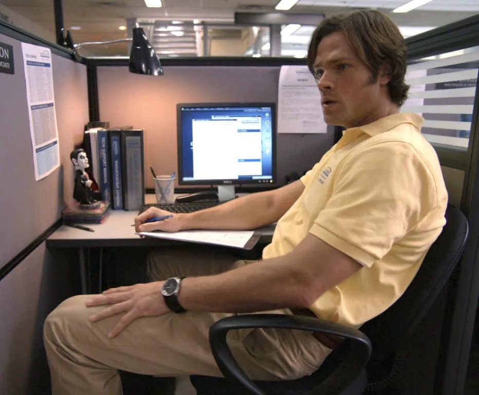 beybuniki's tweet photo. you can tell his 6'4 ass is meant to be out in the woods hunting werewolves protecting us instead of making excel spreadsheet https://t.co/grVeAOqEUW