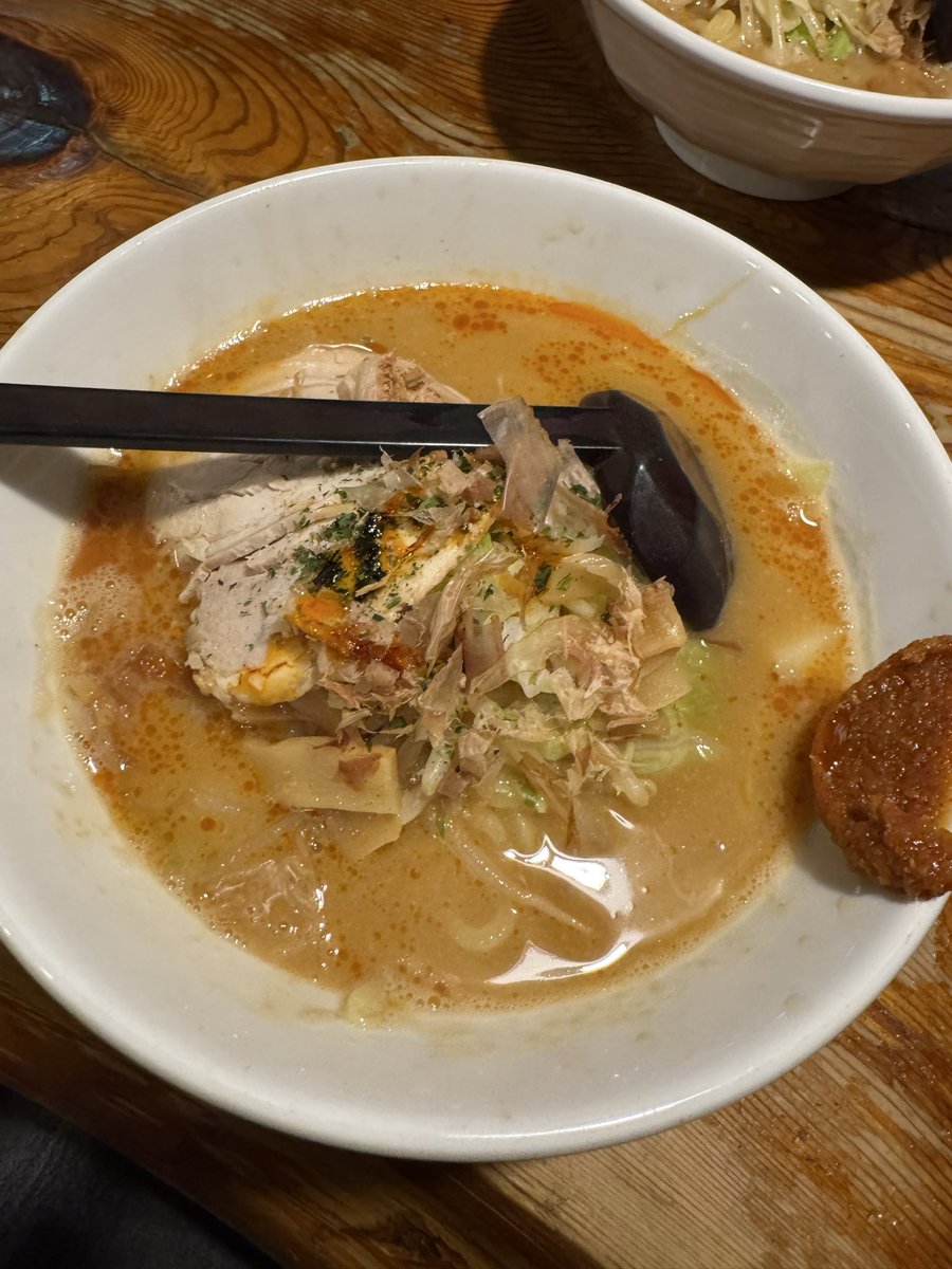 gaogaowolf09's tweet photo. 〆のラーメン！味噌ラーメン！ https://t.co/MdCSp0to5k