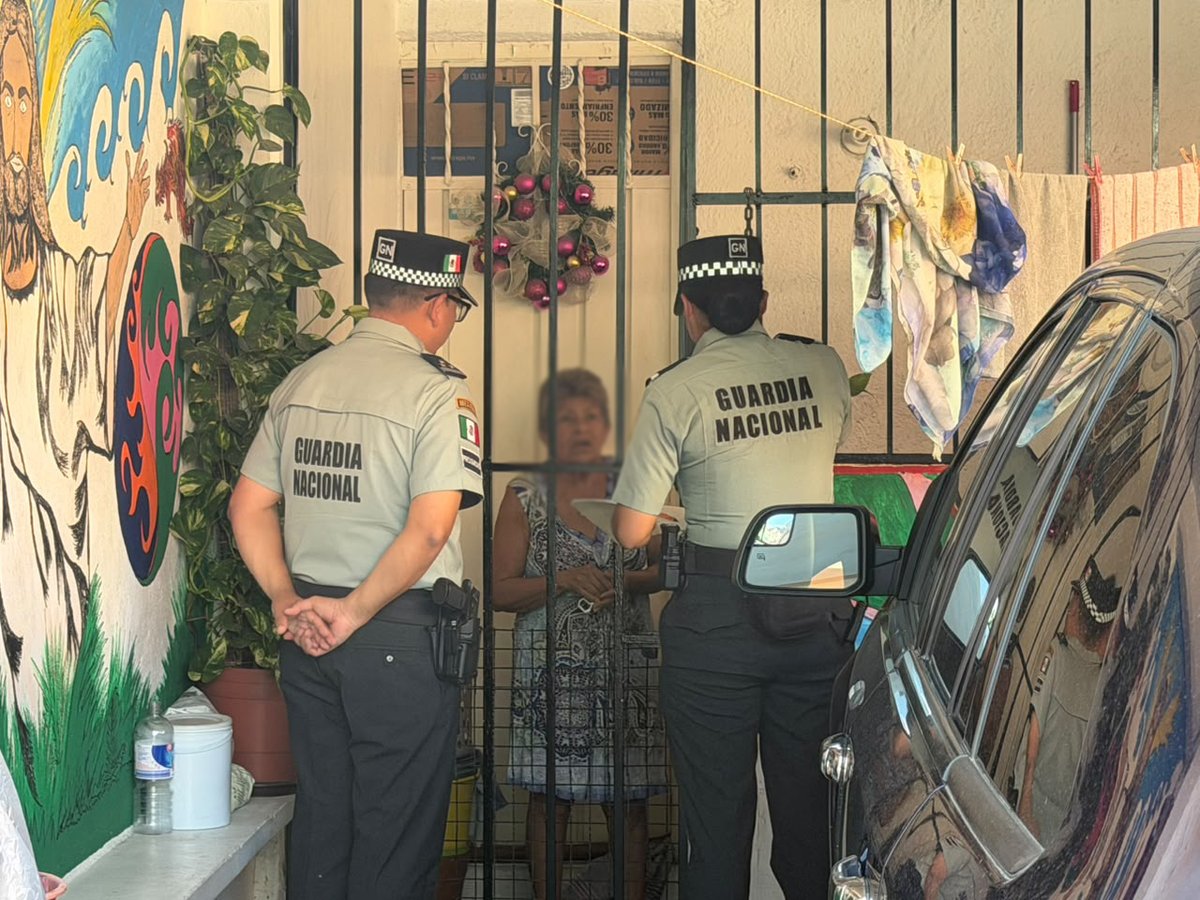 GN_MEXICO_'s tweet photo. Mediante el contacto y diálogo directo con la ciudadanía se fortalece la seguridad. En Acapulco, #Guerrero, integrantes de la #GuardiaNacional realizan recorridos casa por casa con el objeto de conocer las necesidades de la población, atender sus inquietudes y promover la cultura de la denuncia. #LaGuardiaNacionalEstáContigo