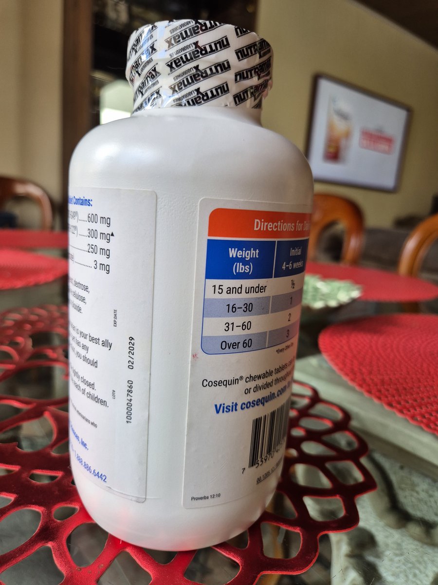 urtakd's tweet photo. @Juanjosebarrien Hola! Yo estoy vendiendo este de 250tab a 350.000 lo compre en Amazon el año pasado y este no lo alcanzo a tomar mi perrita, tambien tengo otros suplementos de Amazon por si a alguien le interesa. https://t.co/BbnZ96igN2