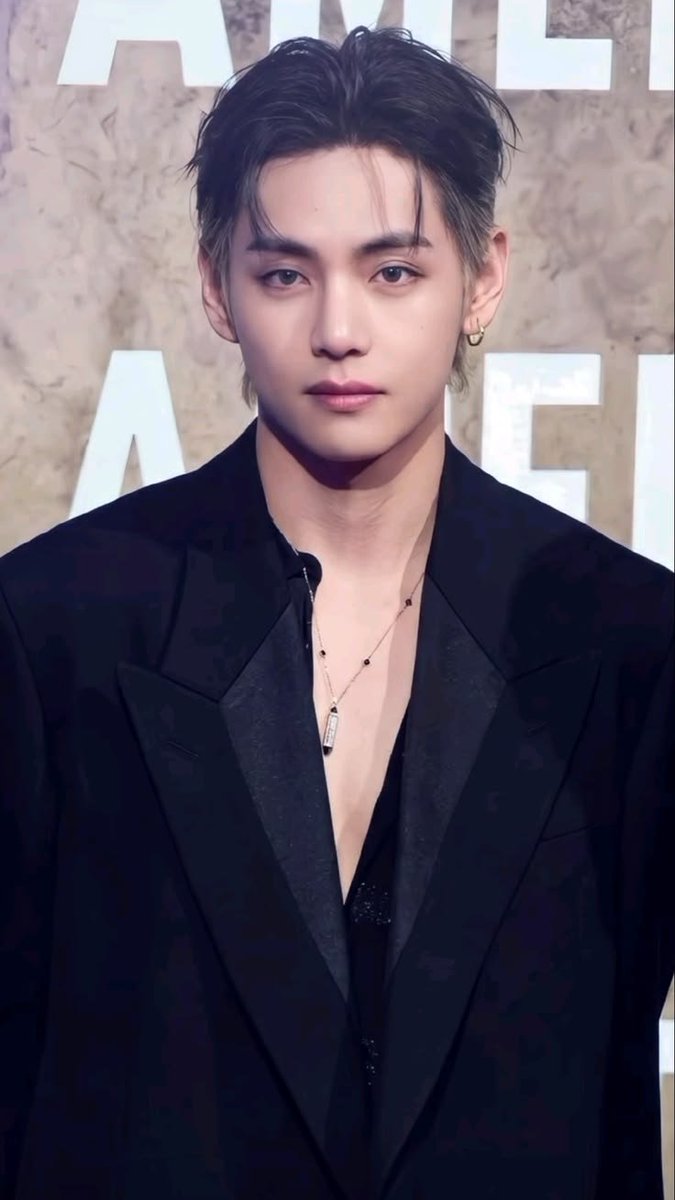 sollanjoy's tweet photo. #BTSisseven
#BTSIS7 #RESPECTTAEHYUNG https://t.co/XhsLXPx50S