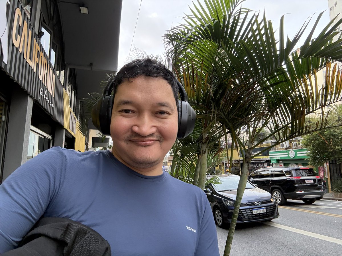 lyosha_br's tweet photo. Иду по Сан-Паулу и слушаю прекрасный волшебный стрим 

@thickjson спасибо за настроение 

Радиоактивный пепел запомнился ) https://t.co/jk443YLeFv