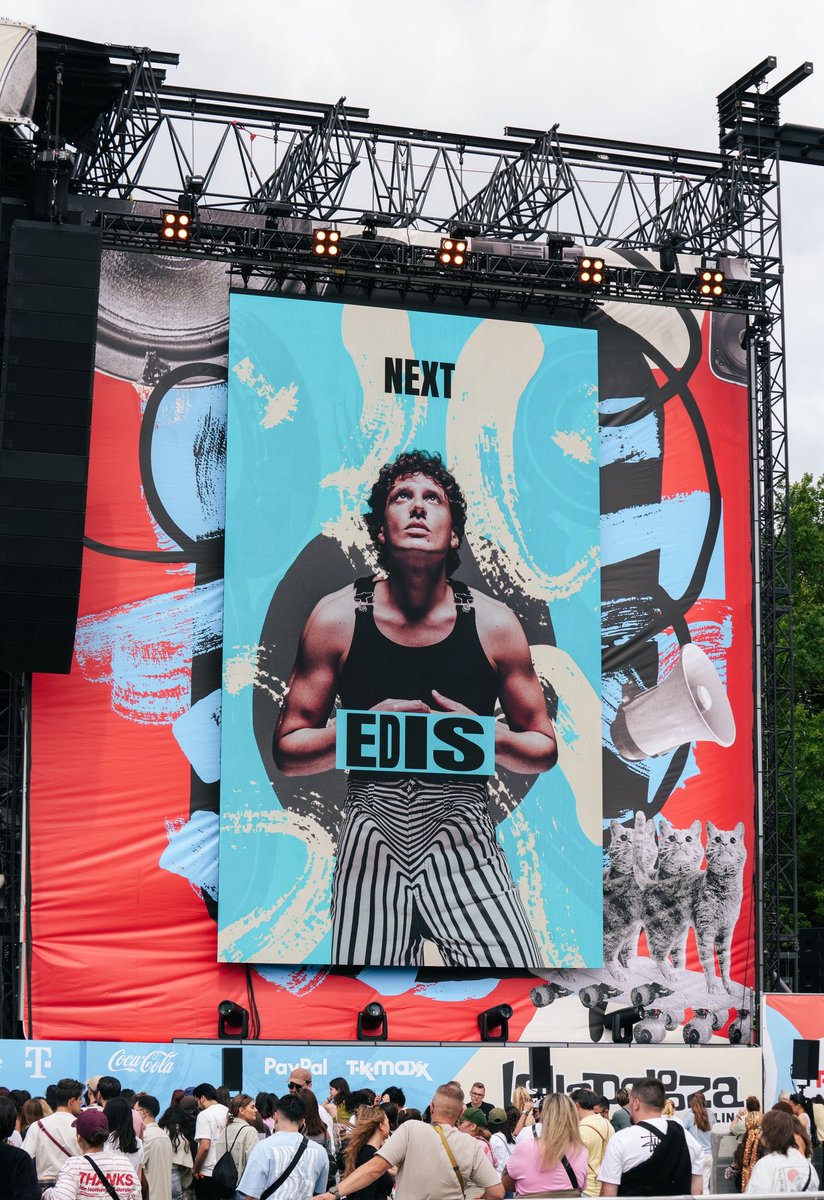 edisgorgulu's tweet photo. Ne haftaydı, hala etkisindeyim… @LollapaloozaDe @GQdotcoza #DreamFestBaku https://t.co/mDfVgjPylR