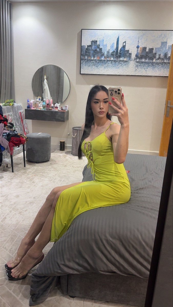 fouzly's tweet photo. #ladyboy_jeddah #Jeddah 
 #jeddah_ladyboy
💚☘️🍏 https://t.co/gxZ7hDFGdV