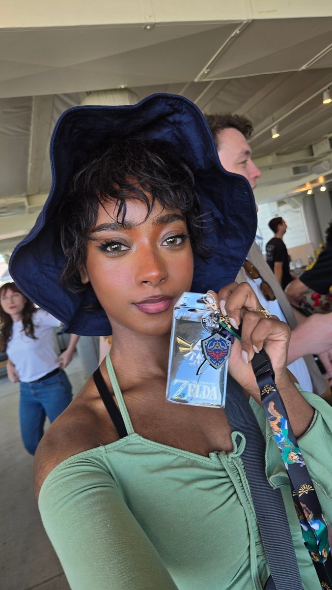 aliyawill's tweet photo. Say hi if you see me at SDCC! ^_^ https://t.co/rSGYFEOzV9