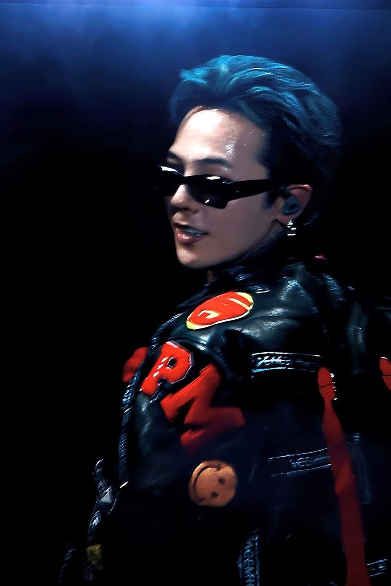 8lolololomi's tweet photo. blue haired gd>>>>>>>> https://t.co/PqJT0i0UoL