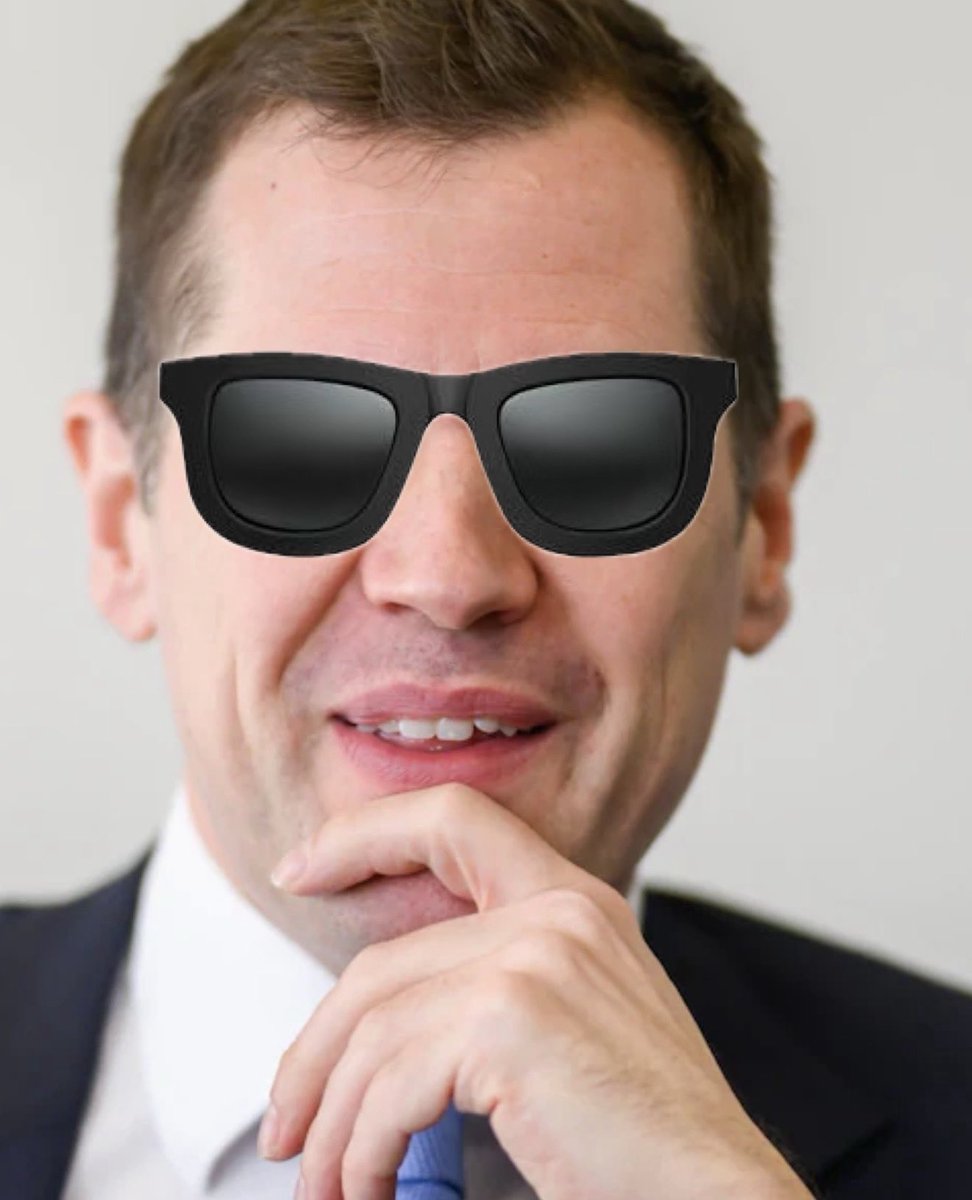 Mr Green tweet media