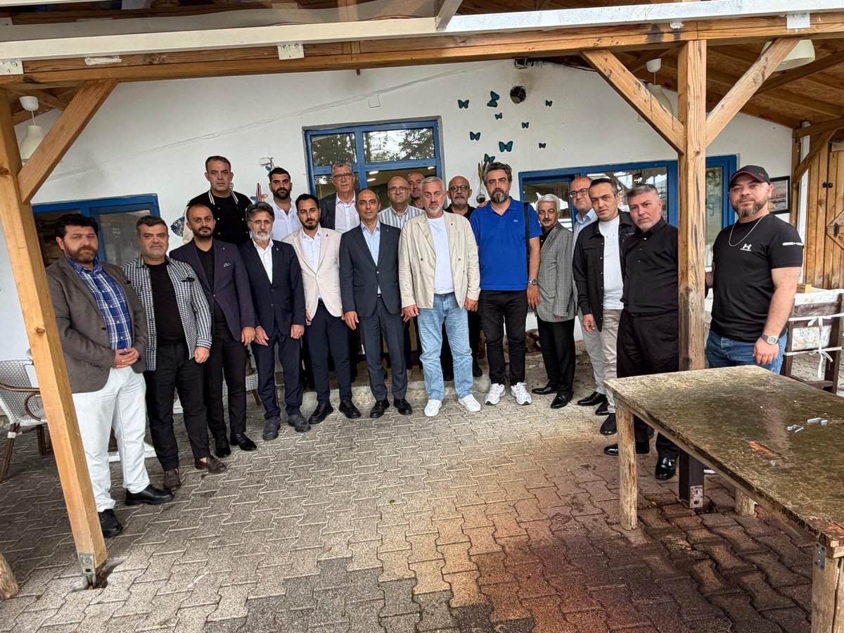 ilhanyuceee's tweet photo. Çekmeköy İlçe Başkanımız Hasan Keleş’in ev sahipliğinde; İl Başkanımız Ali Hakan Ağaoğlu ve 1. Bölge İlçe Başkanlarımızla düzenlenen kahvaltı programına katıldık.

Samimi ve verimli istişarelere vesile olan bu güzel organizasyon için Çekmeköy İlçe Başkanımız Hasan Keleş’e ve kıymetli yönetimine teşekkür ediyor, çalışmalarında başarılar diliyoruz. 💧🌱
@istanbuldadeva     @tuzlayadeva
