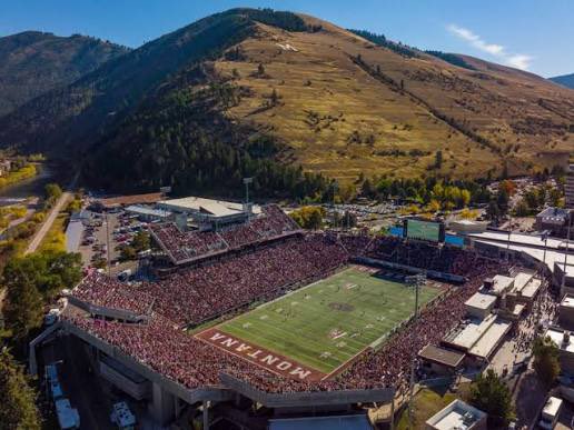 Tavinirvine09's tweet photo. I’ll be up at The University of Montana tmr!!!! #GoGriz @MontanaGrizFB @LeeIrvine734 #BleedGreen #AGTG #WeAreWest https://t.co/xduXOcW4ds