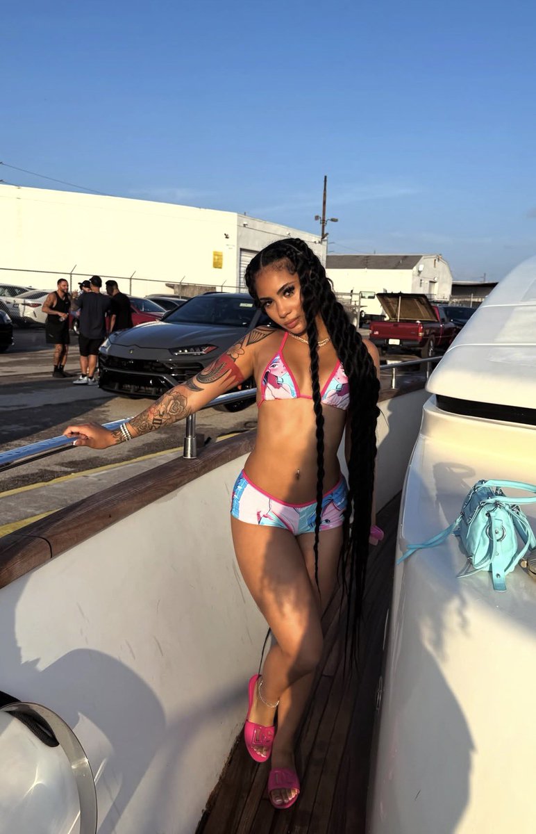 Summyahmarie tweet media