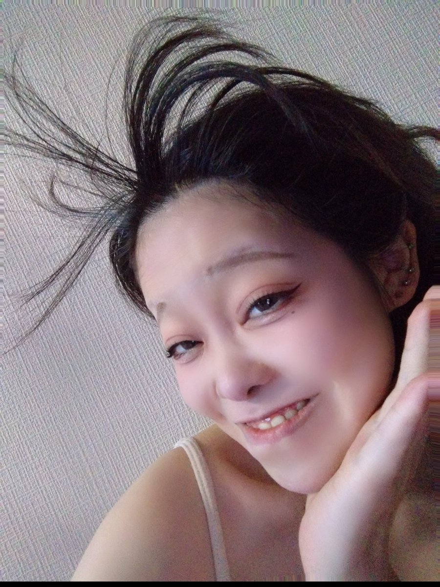 779uuo's tweet photo. おきゅおわ���てます♡
遠隔ありまとーです！
今日は色んな人に事故画を見せびらかし、沢山ダーツを投げ、酒を沢山飲ませていただいた1日でした(*´ω`人)~♬
大感謝です！！ https://t.co/aHcX8kxAT8
