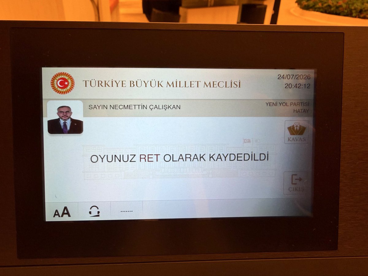 necmettincalisk's tweet photo. ❗️Emeklimize açlık sınırı altında aylık reva görürken, Rus nükleer şirketine üç farklı vergi istisnası getiren,

❗️Çalışanın emanet ettiği işsizlik fonunu alıp otel patronlarına aktaran, 

❗️Siber güvenlik bahanesiyle vatandaşın özel hayatına müdahalenin önünü açan,

❗️PTT çalışanlarının geleceğini belirsizliğe sürükleyen kanun teklifine “RET” oyu verdik!