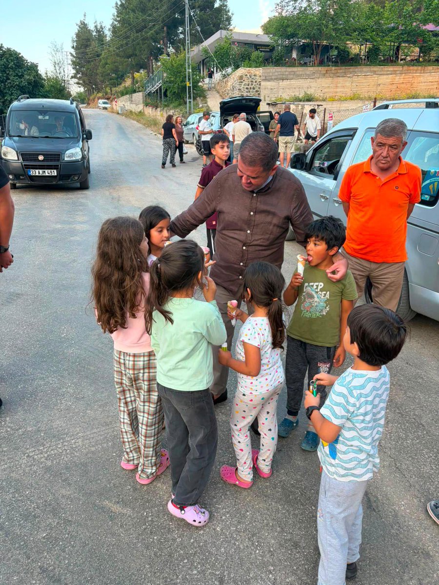 MezitliBel's tweet photo. Çocuklarımızla bir araya gelerek keyif dolu anlar paylaştık. Günü dondurma ikramıyla tatlandırırken, yüzlerindeki tebessüm ise en güzel mutluluğumuz oldu.

İyi ki varsınız çocuklar 🤍 https://t.co/Ku0wRKhaFW