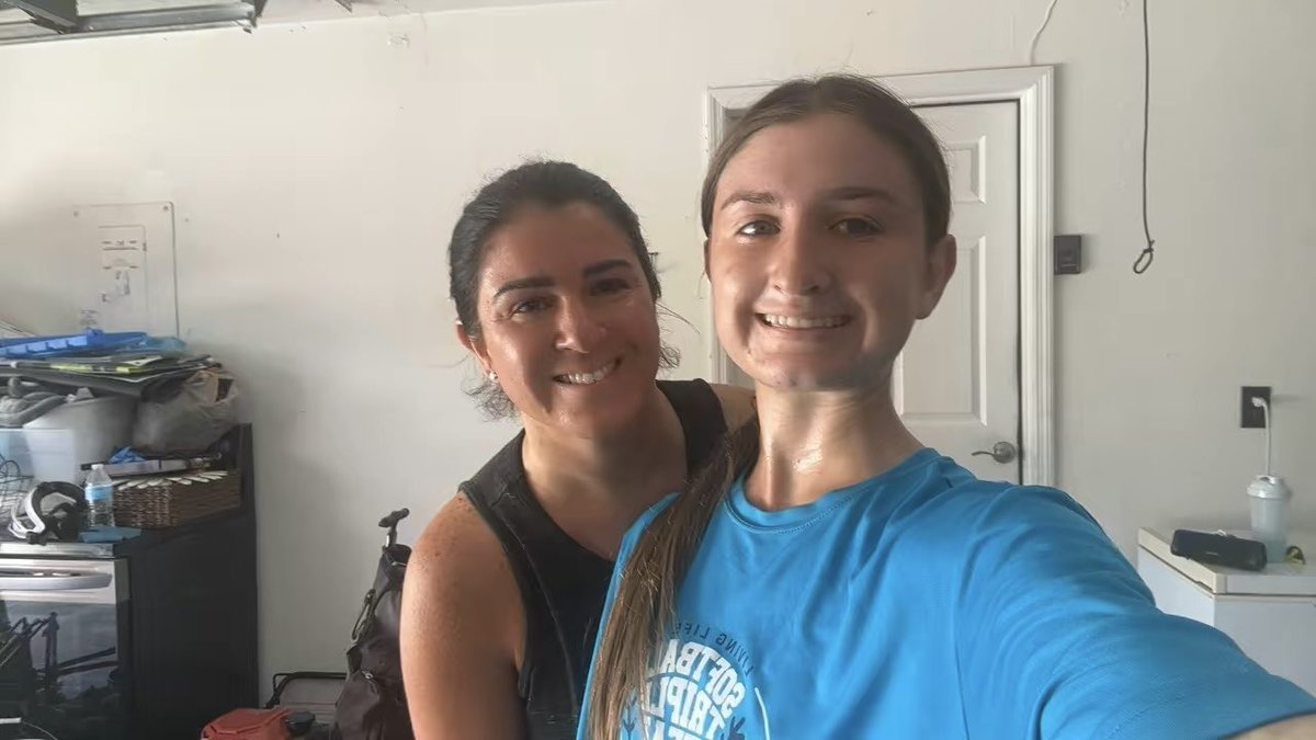 olivialewis2028's tweet photo. Good workout today with mom! Working everyday to reach my goals. #olivialewis2028 #workforthem #60forme #softball https://t.co/nYgAF9CLjK